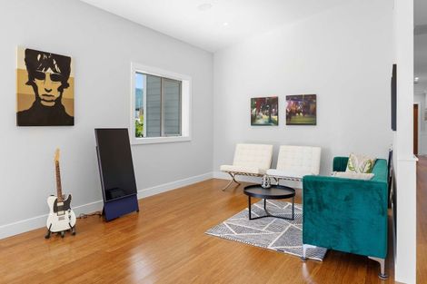 Photo of property in 9 Lamont Place, Waikanae, 5036