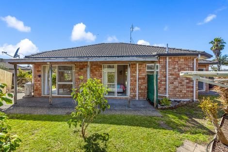 Photo of property in 11 Francis Skinner Place, Orewa, 0931