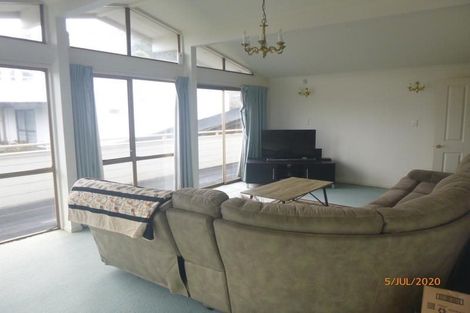 Photo of property in 17 Sea Vista Avenue, Beach Haven, Auckland, 0626