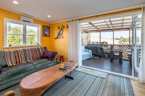 Photo of property in 18 Esther Street, Martinborough, 5711