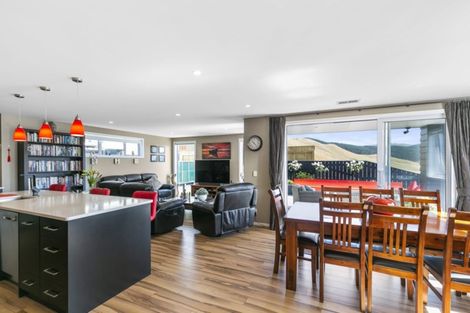 Photo of property in 117 Amesbury Drive, Churton Park, Wellington, 6037