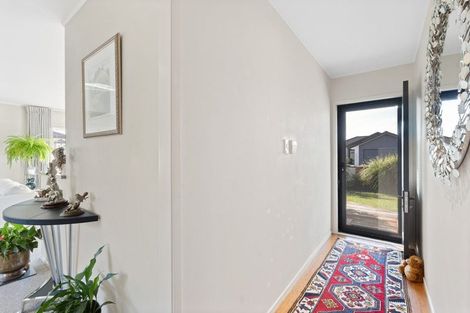 Photo of property in 28a Edward Avenue, Orewa, 0931