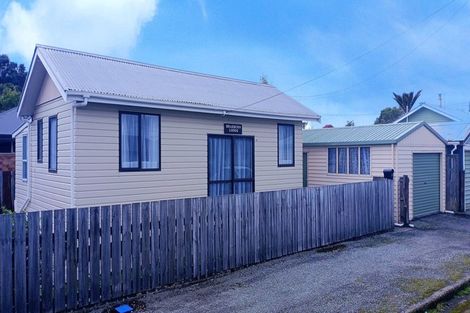 Photo of property in 13 Pakington Street, Westport, 7825