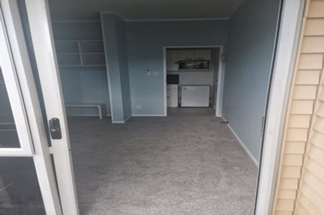 Photo of property in 10c Earl Road, Titirangi, Auckland, 0604