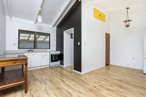 Photo of property in 3/23a Gladstone Road, Northcote, Auckland, 0627