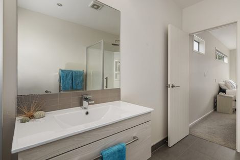 Photo of property in 8 Te Mauri Place, Omaha, 0986