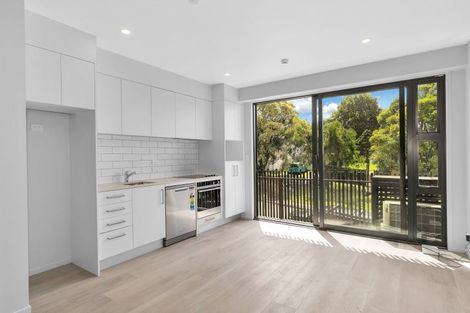 Photo of property in 2 Ko Street, Northcote, Auckland, 0627