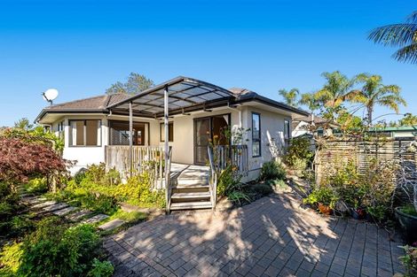 Photo of property in 43 Riverstone Road, Te Atatu Peninsula, Auckland, 0610