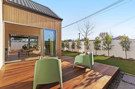 Photo of property in 78 Weston Road, St Albans, Christchurch, 8052