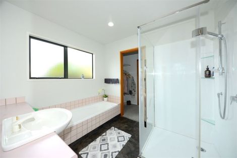 Photo of property in 8 Hamish Place, Westmorland, Christchurch, 8025