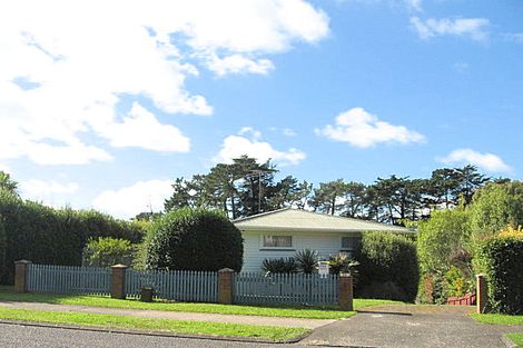 Photo of property in 2/72 Ennis Avenue, Pakuranga Heights, Auckland, 2010