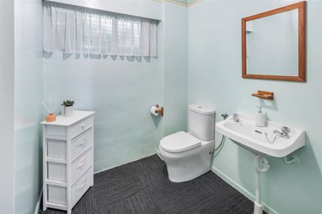 Photo of property in 97 Stewart Drive, Newlands, Wellington, 6037