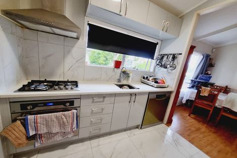 Photo of property in 2/1 Pimento Place, New Lynn, Auckland, 0600