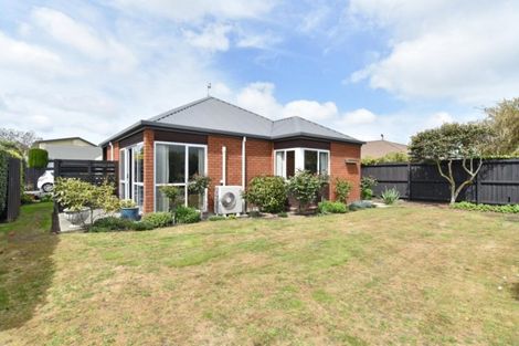Photo of property in 9 Phoenix Lane, Northcote, Christchurch, 8052