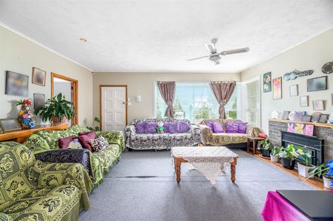 Photo of property in 8 Christina Avenue, Te Atatu South, Auckland, 0602