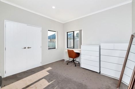 Photo of property in 3a Edwards Avenue, Henderson, Auckland, 0610