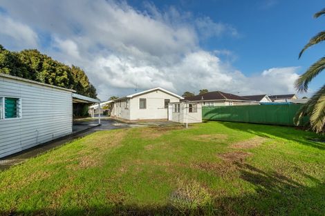 Photo of property in 48 Convair Crescent, Mangere, Auckland, 2022