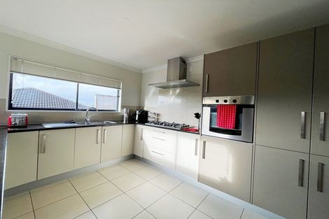 Photo of property in 6 Mcwhirters Farm Lane, Massey, Auckland, 0614
