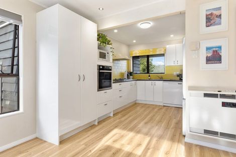 Photo of property in 85 Percy Dyett Drive, Karori, Wellington, 6012