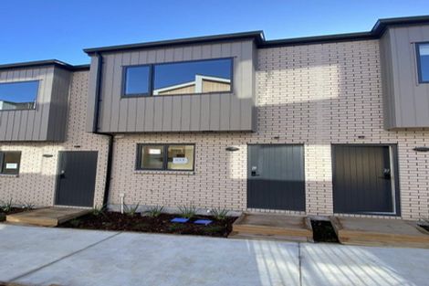 Photo of property in 35 Paetai Lane, Te Atatu Peninsula, 0610