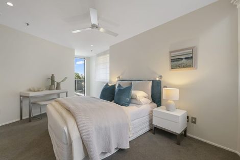 Photo of property in 4/5d The Promenade, Takapuna, Auckland, 0622