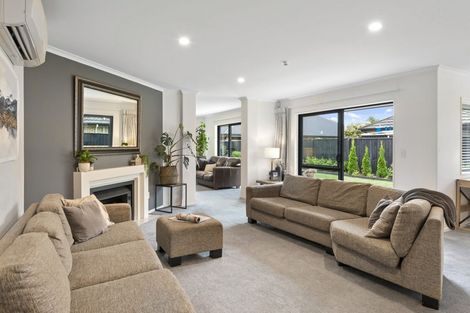 Photo of property in 25 Oakwood Drive, Rangiora, 7400