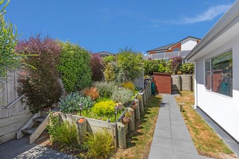 Photo of property in 6 Grace Cove, Aotea, Porirua, 5024