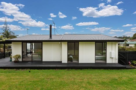 Photo of property in 1/235 Glengarry Road, Glen Eden, Auckland, 0602