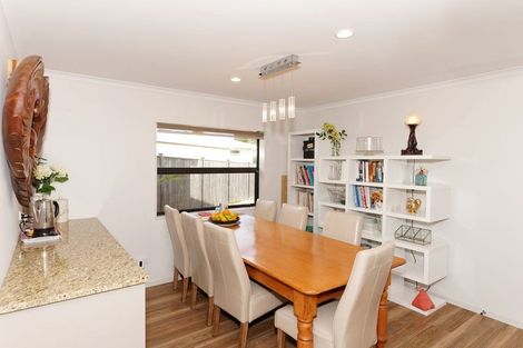 Photo of property in 11a Gane Lane, Te Atatu Peninsula, Auckland, 0610