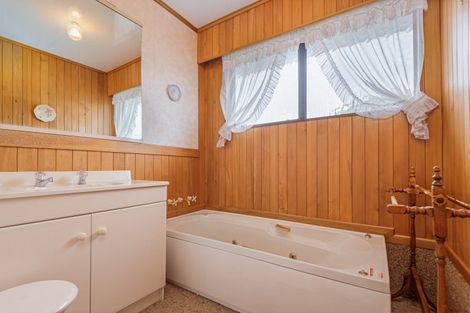 Photo of property in 14 Norfolk Crescent, Otaki Beach, Otaki, 5512