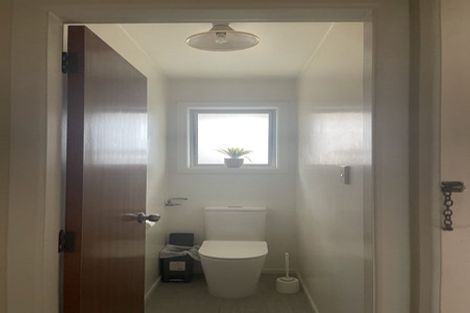 Photo of property in 77 Memorial Avenue, Ilam, Christchurch, 8053