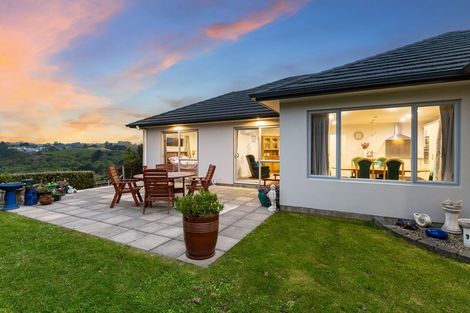 Photo of property in 19 Tongariro Drive, Aotea, Porirua, 5024