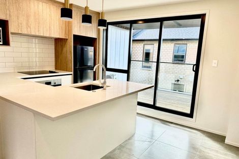 Photo of property in 3/11 Scanlen Terrace, Kelston, Auckland, 0602