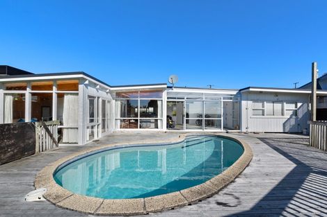 Photo of property in 156 Bleakhouse Road, Mellons Bay, Auckland, 2014