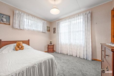 Photo of property in 37 Dalton Grove, Stokes Valley, Lower Hutt, 5019