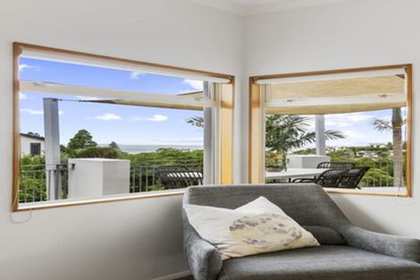 Photo of property in 71 William Bayes Place, Red Beach, 0932