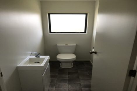 Photo of property in 2 Kowhai Grove, Waikanae, 5036