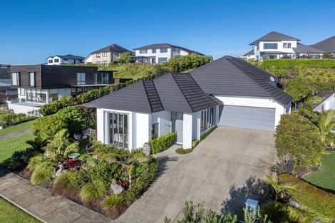 Photo of property in 96 Arran Point Parade, Orewa, 0931
