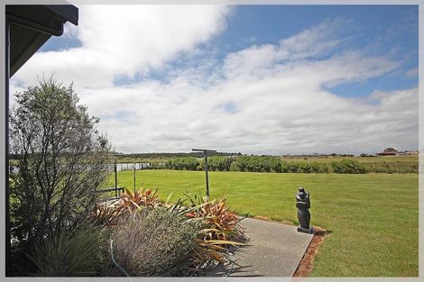 Photo of property in 16 Carex Grove, Foxton Beach, Foxton, 4815