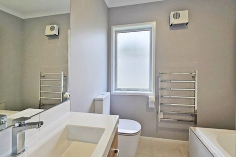 Photo of property in 14 George Yee Place, Taradale, 4112