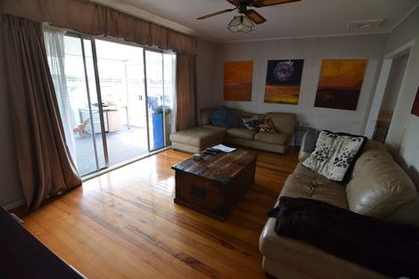 Photo of property in 105 Bond Crescent, Forrest Hill, Auckland, 0620