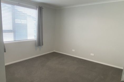 Photo of property in 11 Discovery Place, Marfell, New Plymouth, 4310