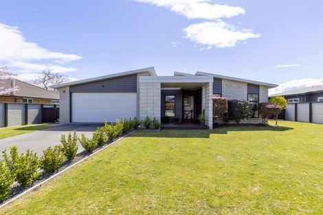 Photo of property in 15 Windsor Street, Richmond Heights, Taupo, 3330