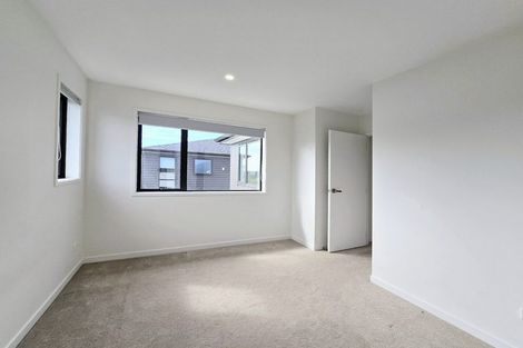 Photo of property in 7b Gulf Crest, Bucklands Beach, Auckland, 2012