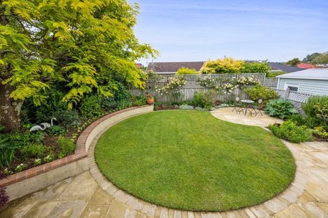 Photo of property in 13 Chilman Street, Strandon, New Plymouth, 4312