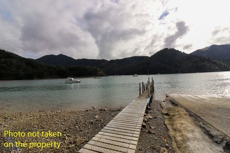 Photo of property in 11 Nikau Street, Duncan Bay, Tennyson Inlet, 7195