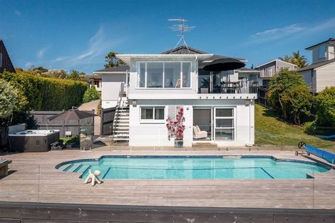 Photo of property in 14 Tarahanga Street, Northcote, Auckland, 0627