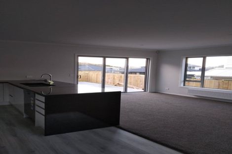 Photo of property in 18 Schooner Drive, Whitby, Porirua, 5024