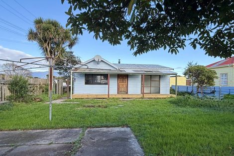 Photo of property in 12 Russell Street, Westport, 7825