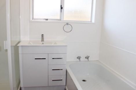 Photo of property in 2/10 Fenton Street, Papatoetoe, Auckland, 2025